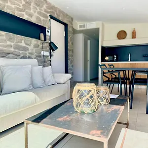 cala-vadella-beachwalk-suites.ibizaislandhotels.net/
